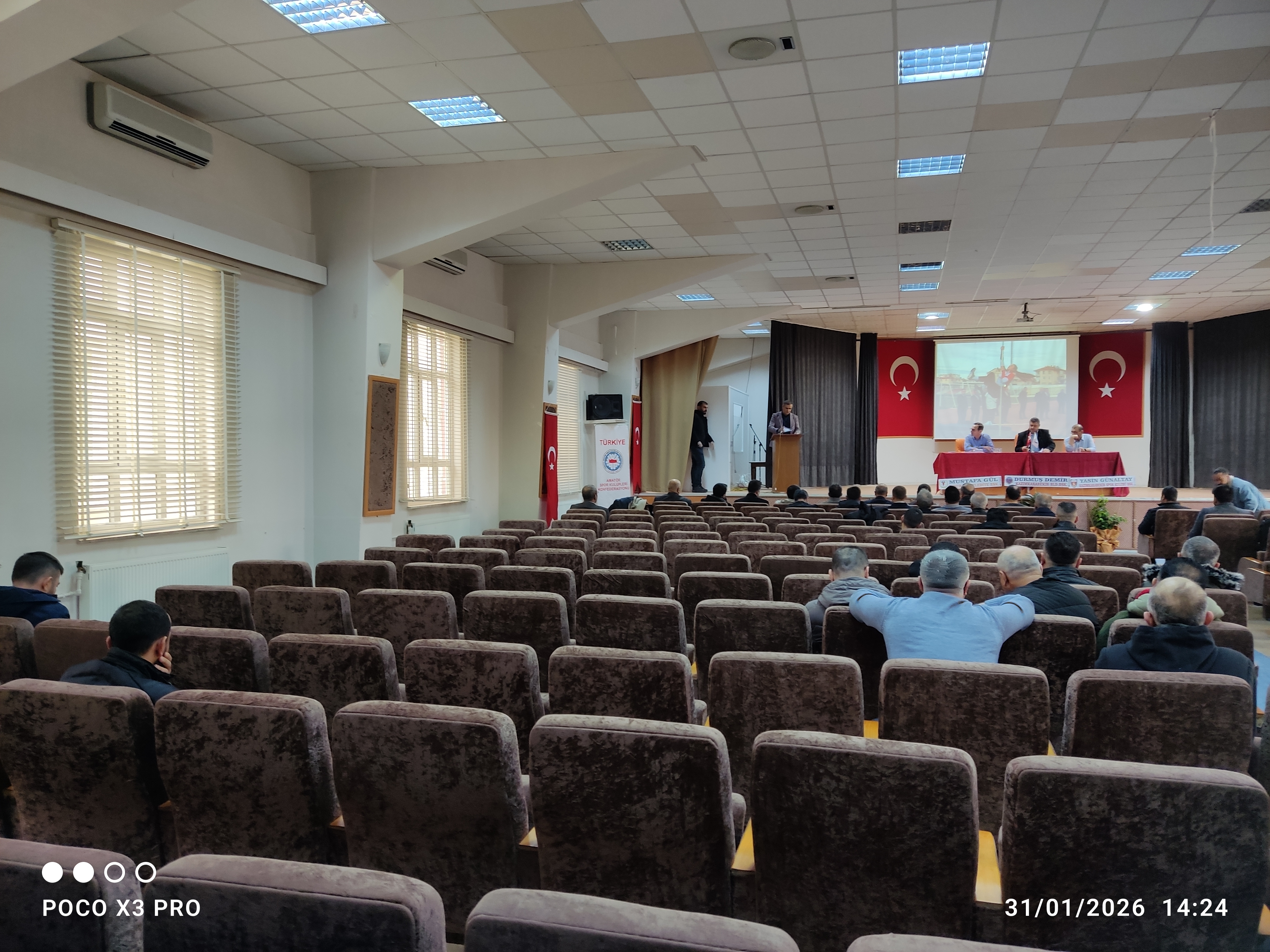 KARAMAN ASKF'DE YAŞAR ÇALIŞKAN YENİDEN GÜVEN TAZELEDİ