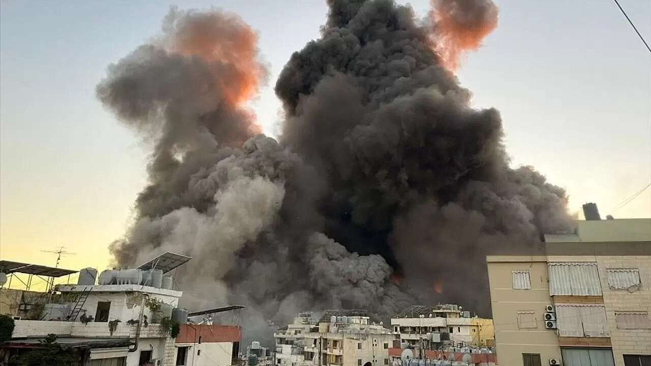 İsrail Beyrut’a yeni saldırı başlattı: Ardı ardına patlamalar yaşandı!