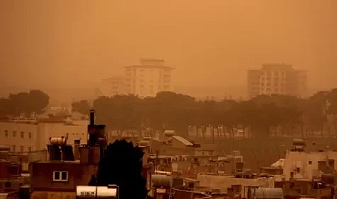 Meteoroloji uyardı: Kuzey Afrika'dan gelen toz taşınımı Türkiye'yi etkisi altına alacak!