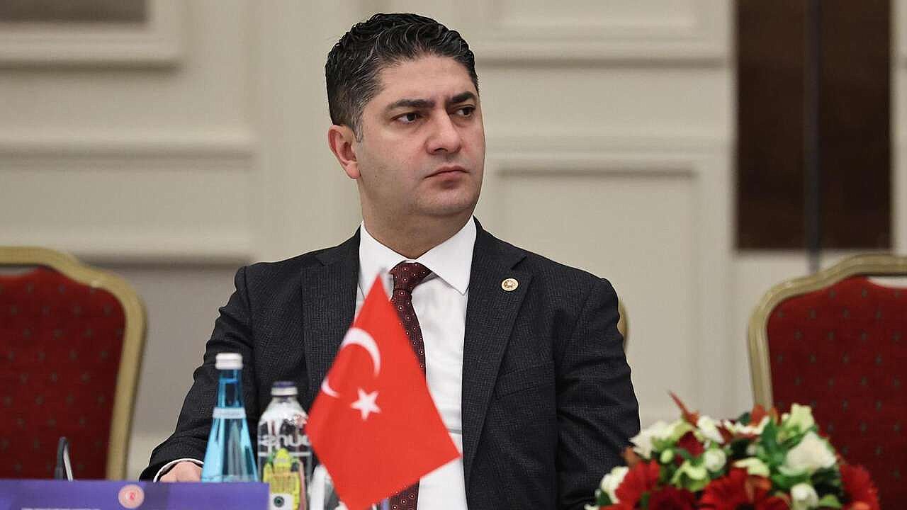 MHP'li Özdemir'den Ümit Özdağ'a sert tepki:Bu provokatör şahsın ne Kayseri ne de milletimiz nazarında kıymeti harbiyesi yoktur