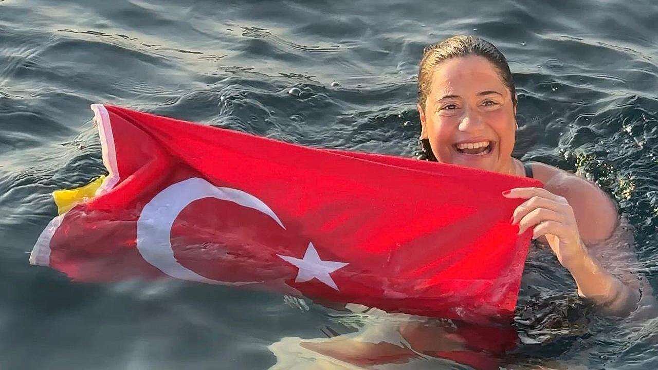 Milli yüzücü Aysu Türkoğlu’ndan rekor başarı