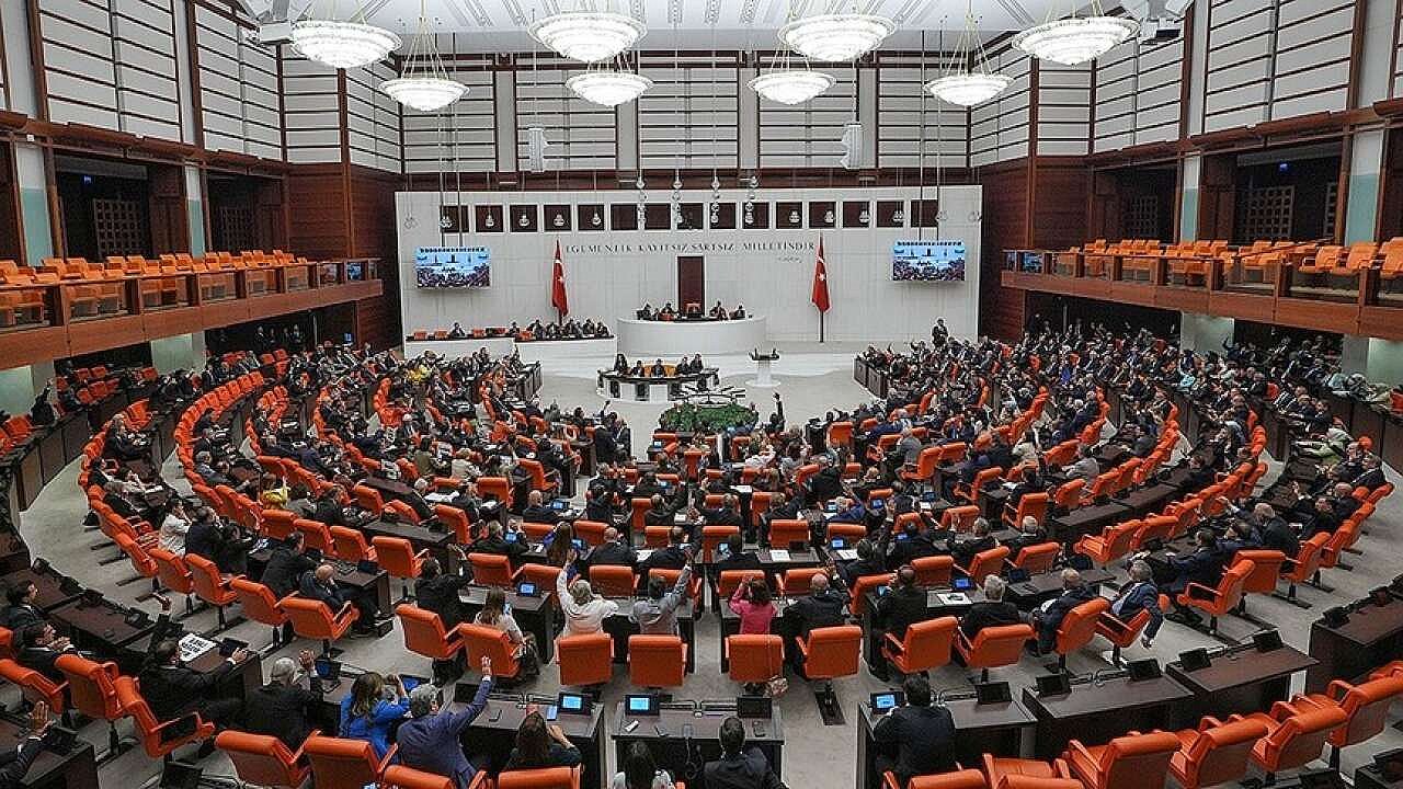 TBMM'de sandalye dağılımı değişti