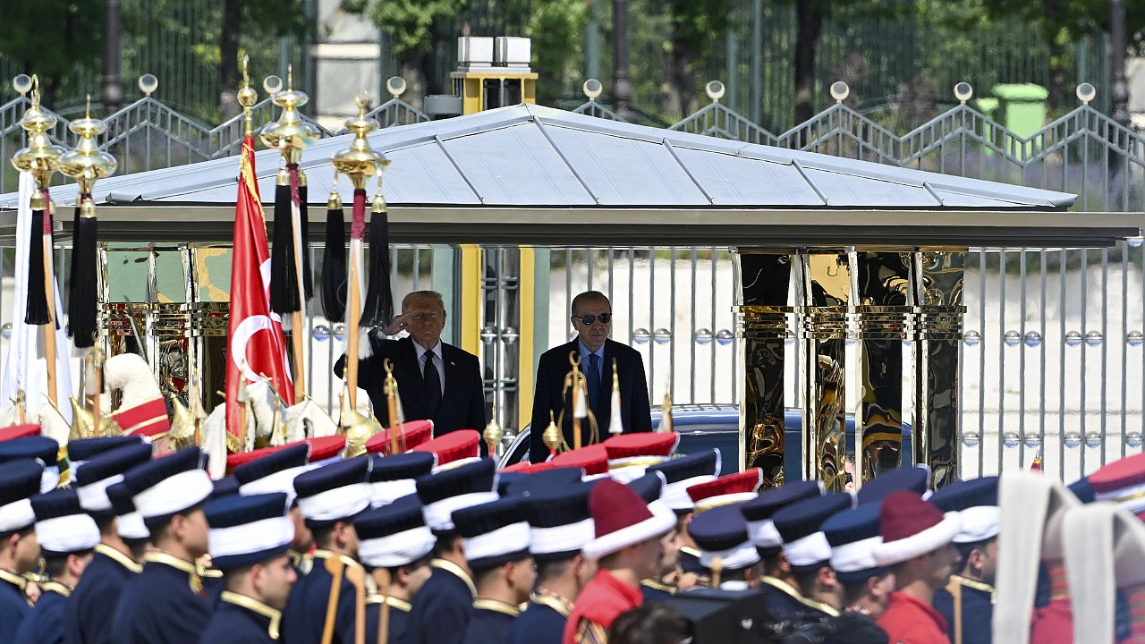 Trump: CAATSA yaptırımları kalkacak, dostlarımıza uygulamak istemiyoruz