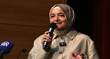 AK Parti Genel Başkan Yardımcısı Fatma Betül Sayan Kaya görevinden istifa etti