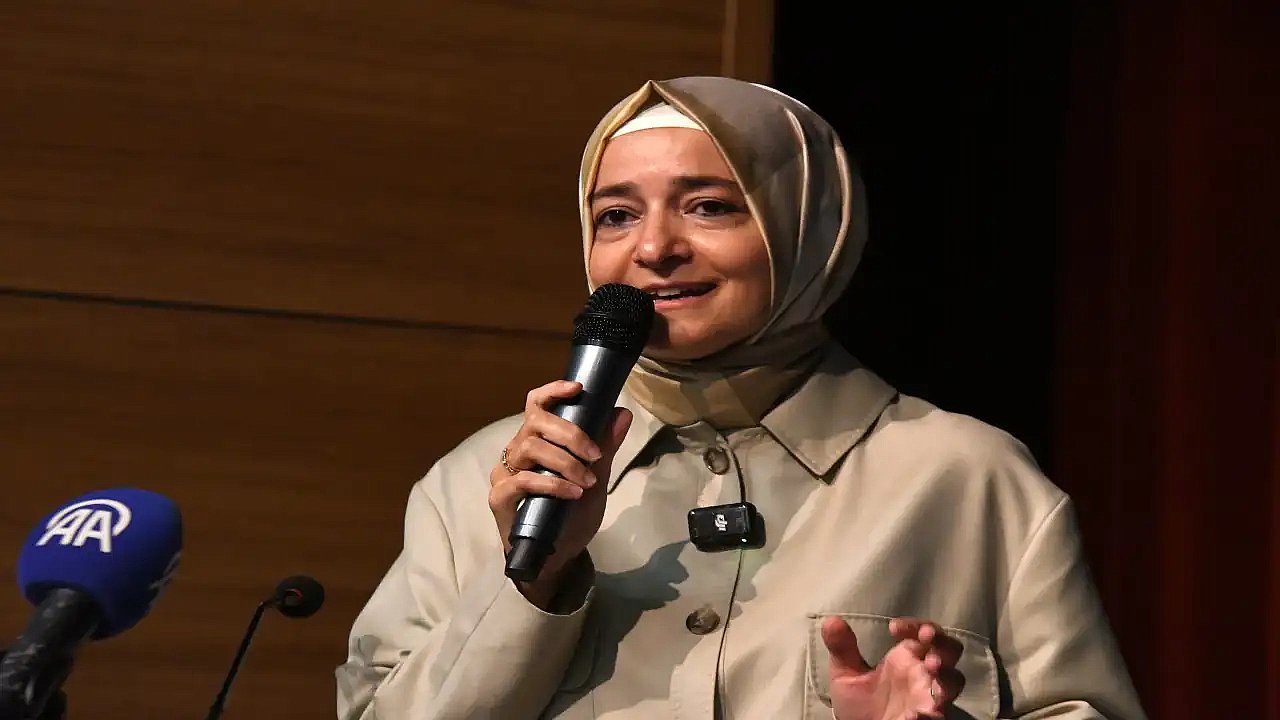 AK Parti Genel Başkan Yardımcısı Fatma Betül Sayan Kaya görevinden istifa etti