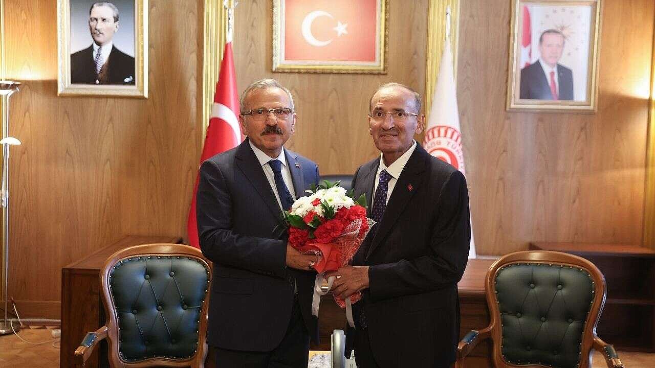 AK Parti'li Bozdağ, TBMM Başkanvekilliği görevini AK Parti Tokat Milletvekili Yusuf Beyazıt'a devretti